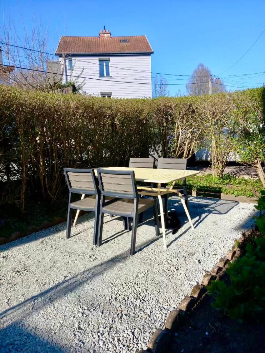 Appartement Cosy Et Calme Avec Parking Et Terrasse Prives Cravanche Екстериор снимка